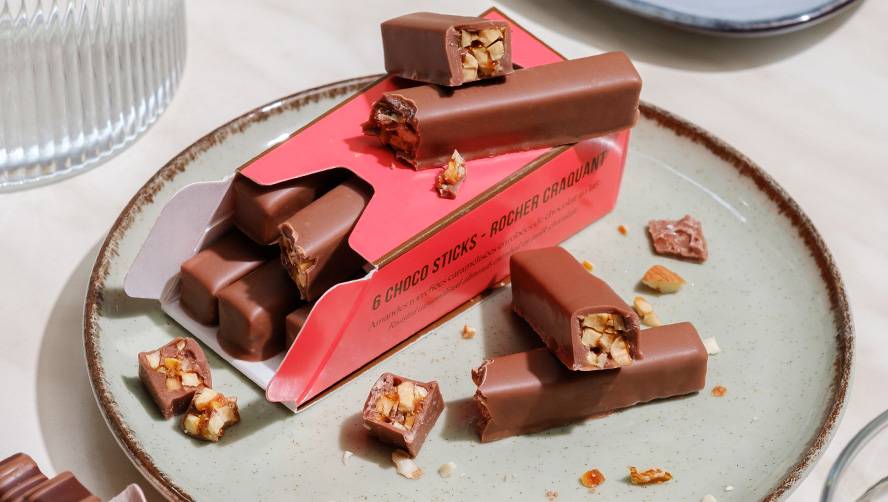CHOCOLATS LOUIS - Coffret chocolat 40 Pralinés - Chocolat Noir et Lait -  Chocolat a offrir - Coffret cadeau - Fabrication Française Artisanale -  100% Beurre de Cacao : : Epicerie
