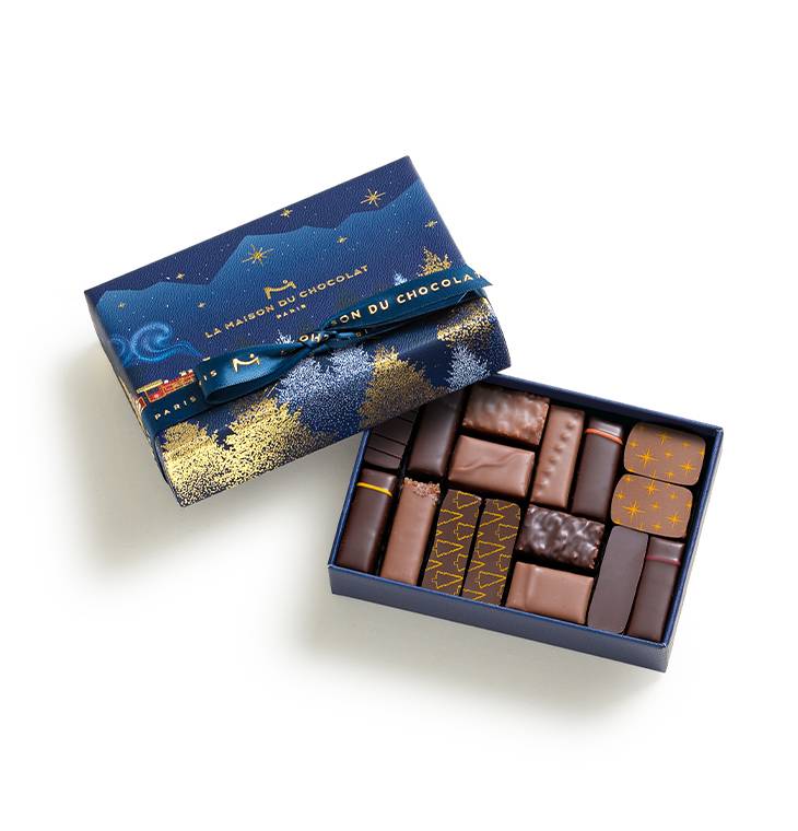 The Holiday Glow Gesture Gift Box, 16 Pieces