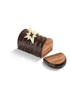 La Maison du Chocolat Caracas buche 5 people cut into two on a white background