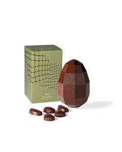 Œuf de Pâques Chocolat Noir sur un fond blanc