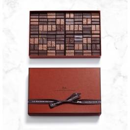 Milk and Dark Assorted Gift Box 112pc - La Maison du Chocolat