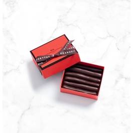 ヘーゼルナッツをチョコレートでコーティング | ラ・メゾン