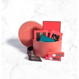 ボワット・シャポー マドレーヌ - 洗練されたチョコレートギフト