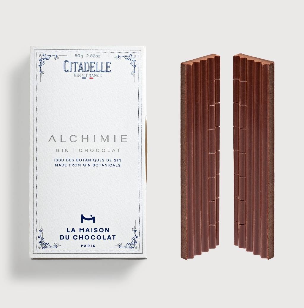 Alchimie Gin on a gray background