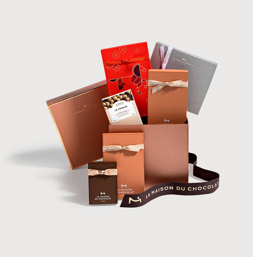 FORTUNE'S DELIGHT GIFT BOX in grey background