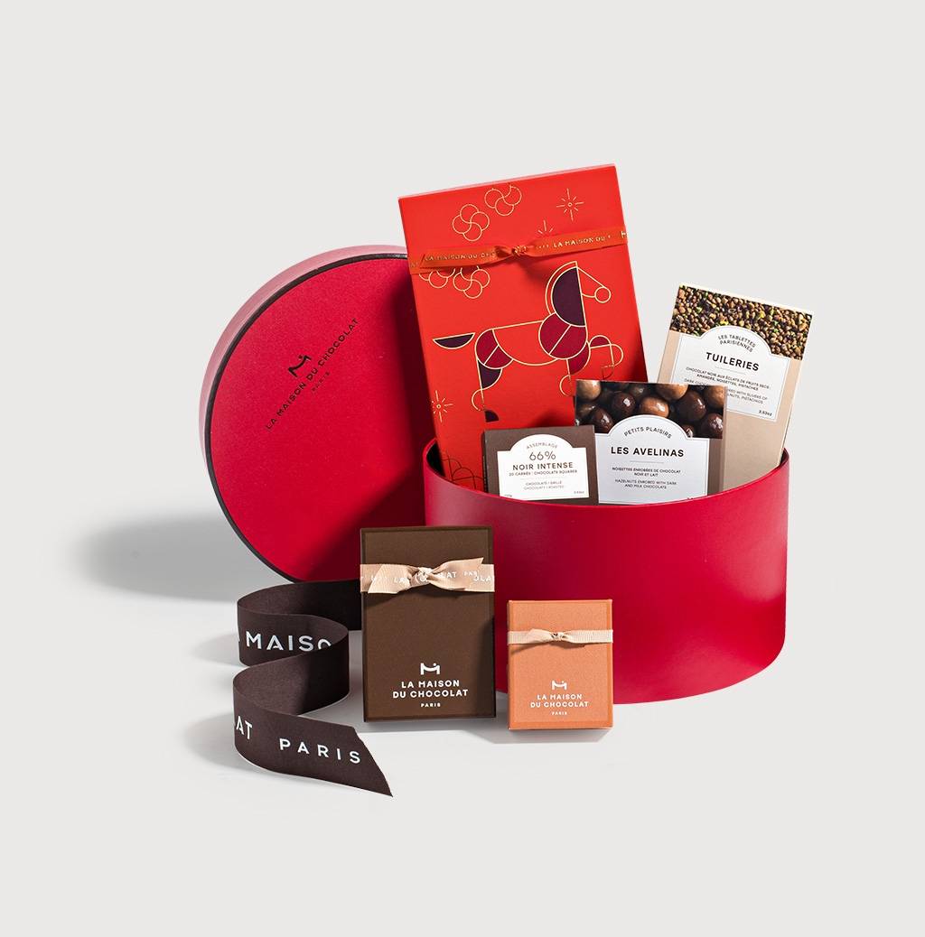 GALLOPING HARMONY GIFT BOX in grey background