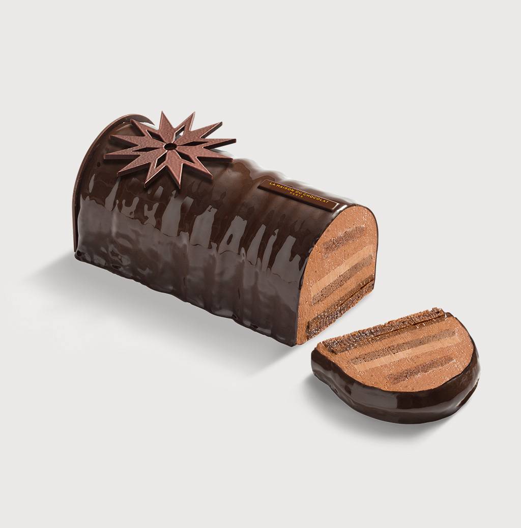 Caracas Buche de Noel Large on a gray background