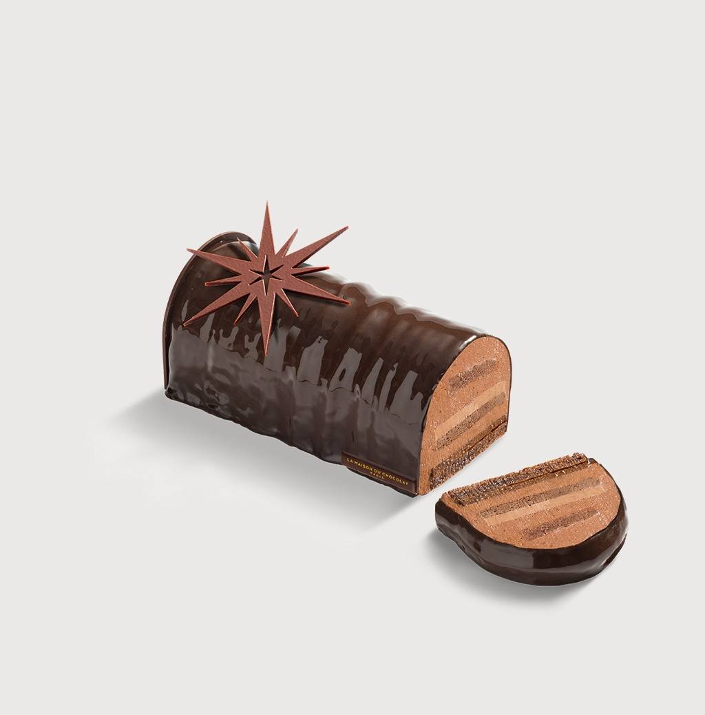 Caracas Buche de Noel Large on a gray background