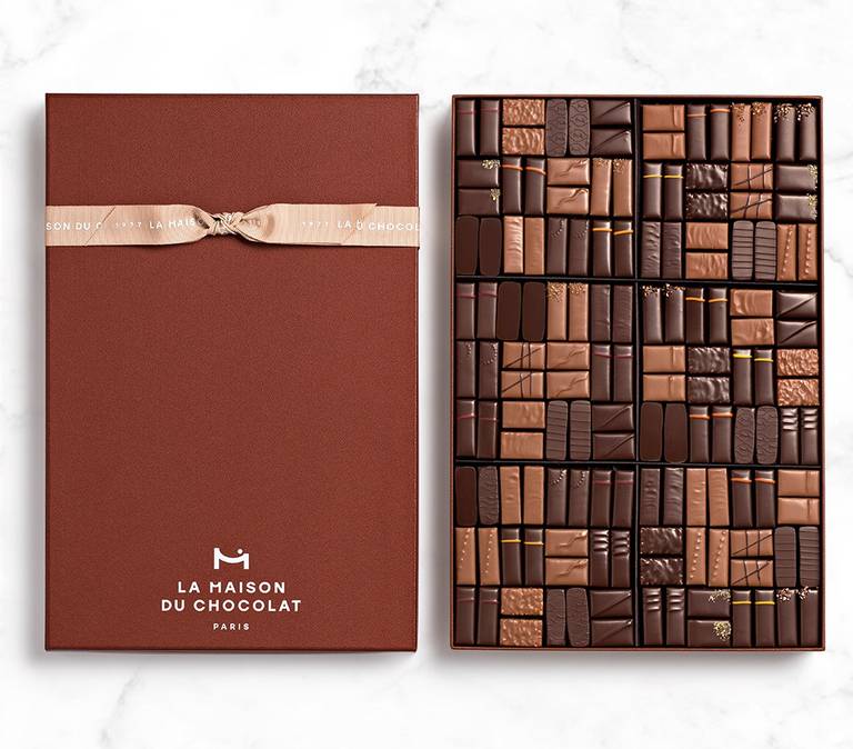 Coffret Maison Noir et Lait 144 chocolats sur fond blanc