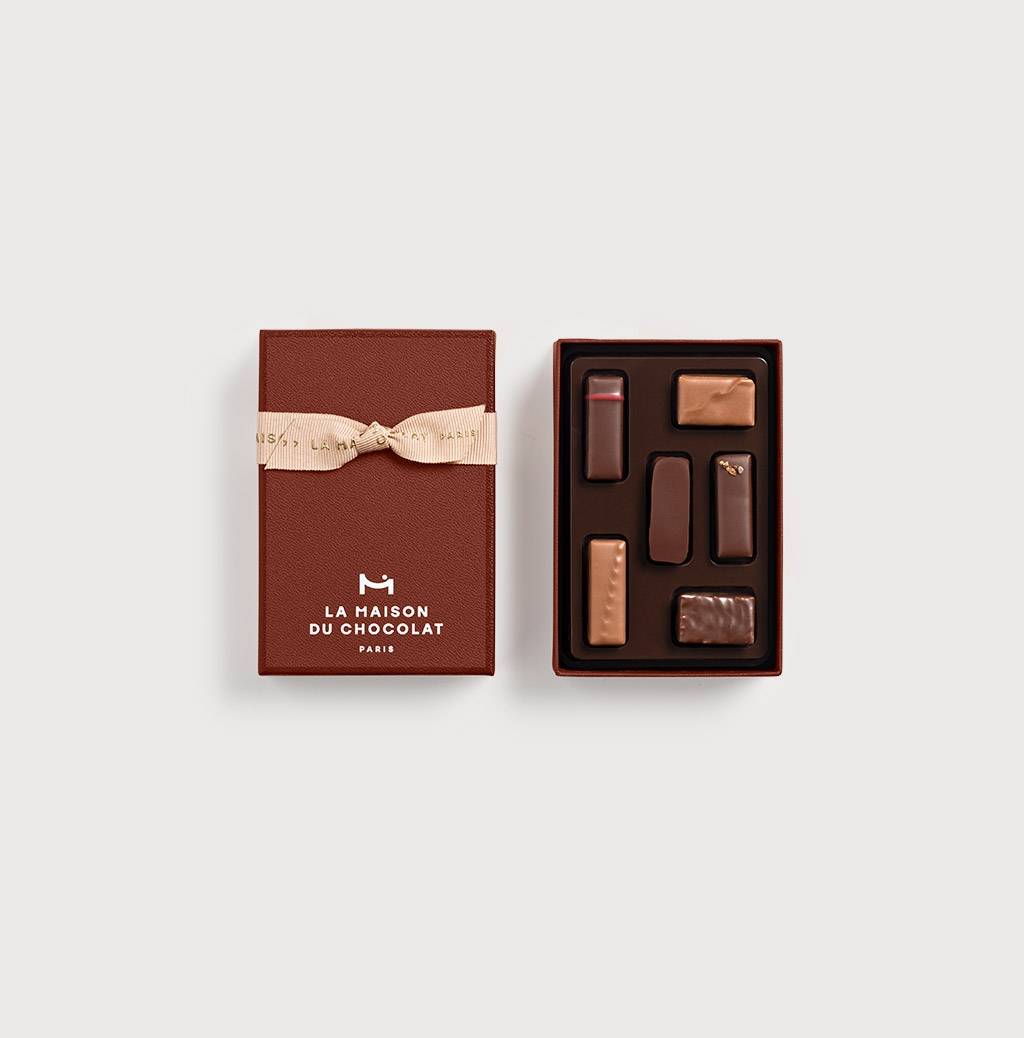 Gesture Gift Box, 6 pieces in grey background