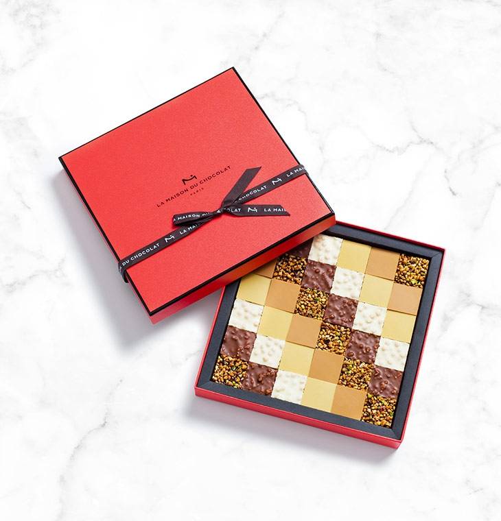 Bars Gift Box 36 chocolates on a marble background