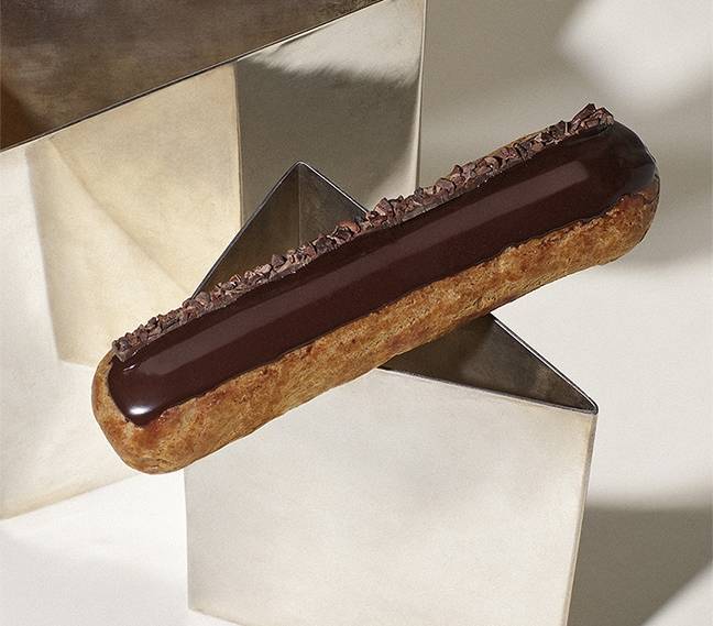Dark\u0020Chocolate\u0020Eclair
