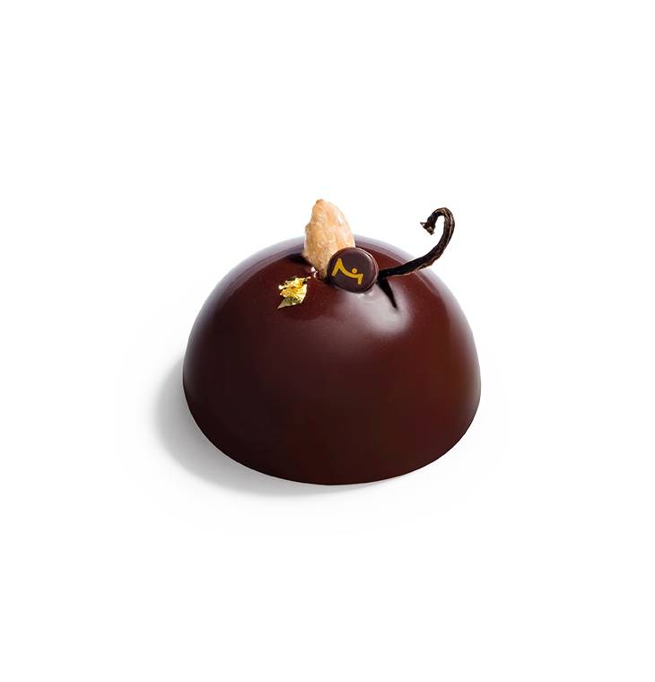 Traviata Entremet Small on a white background