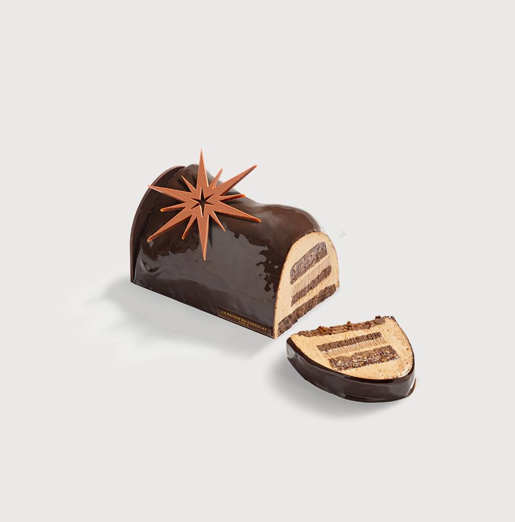Figaro Buche de Noel Medium on a gray background