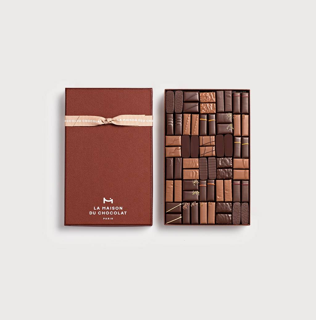 Coffret Maison Noir et Lait 60 chocolats sur fond gris