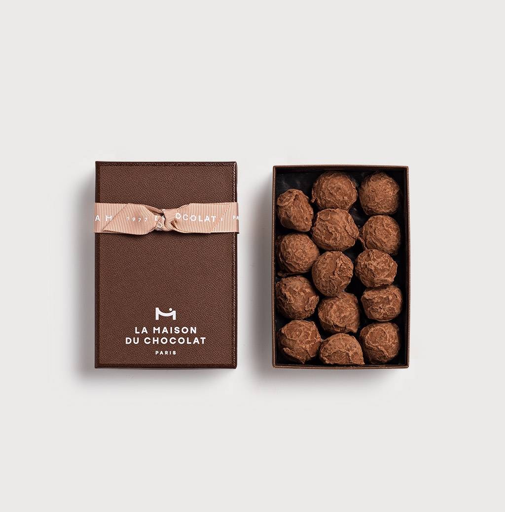 Truffes Nature chocolate box on gris background