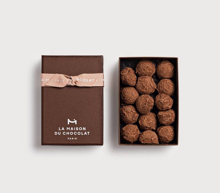 Truffes Nature chocolate box on gris background