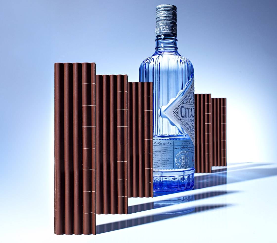 Mise en scène raffinée de la tablette Alchimie Gin, en collaboration avec Citadelle