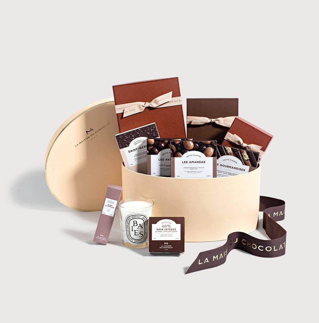 PARIS GIFT BOX in grey background