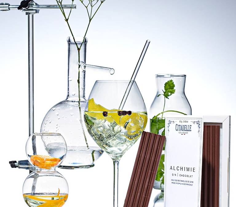 Refined staging of the Alchimie Gin tablet, in collaboration with Citadelle