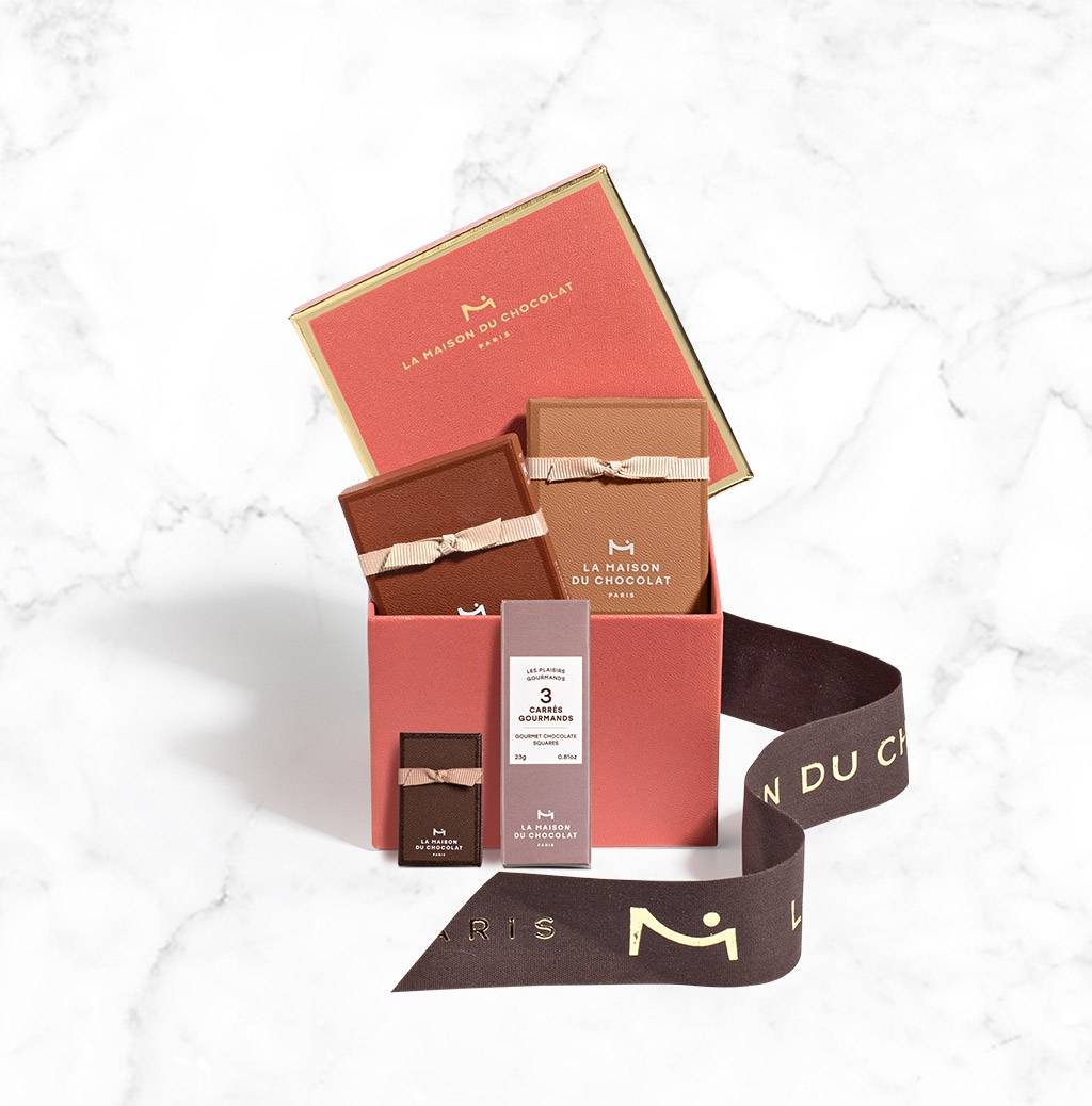 Boite de coffrets de chocolats Jolika ouverte sur un fond blanc