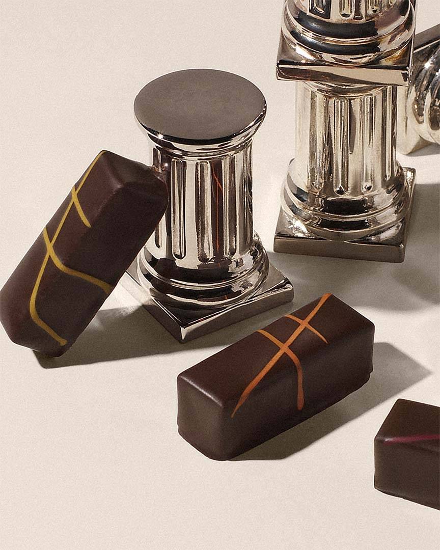 Coffret\u0020Maison\u0020Dark\u0020and\u0020Milk\u0020Chocolate\u002060\u0020pieces