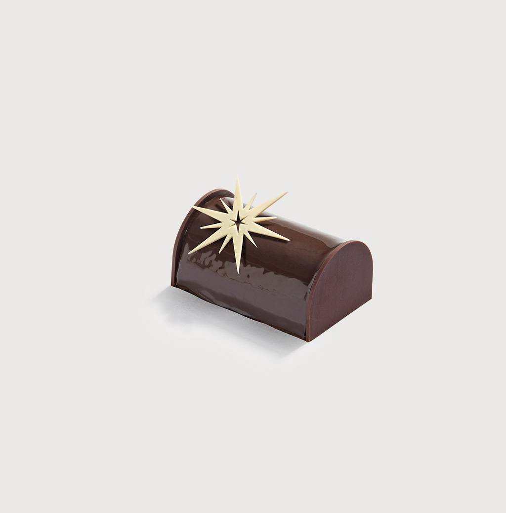 Maracuja Buche de Noel Small on a gray background