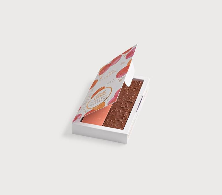 Tablette Chocolat Noir Fraise Acidulée sur fond gris