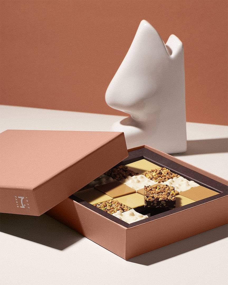 Elegant Presentation of the Chocolate Tablet Gift Boxes
