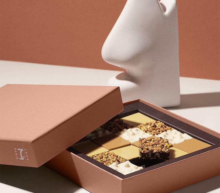 Mise en scène élégante des coffrets tablettes Chocolats