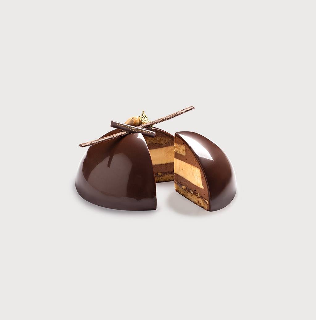 Traviata Entremet Small on a gray background
