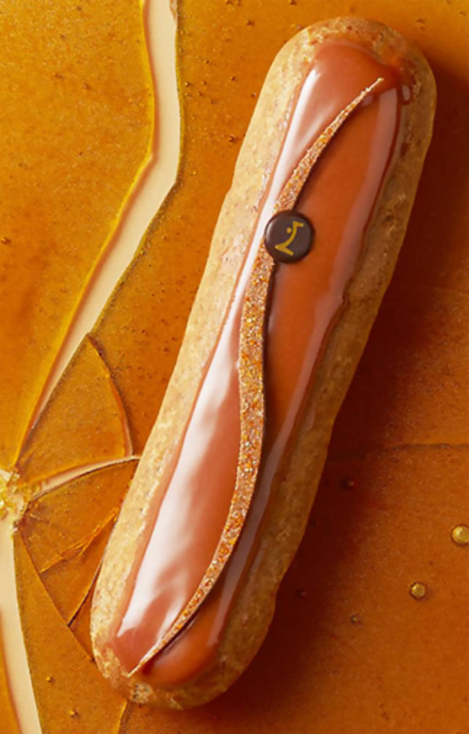 エクレール - サックリと香ばしいシューとなめらかなクリーム | ラ