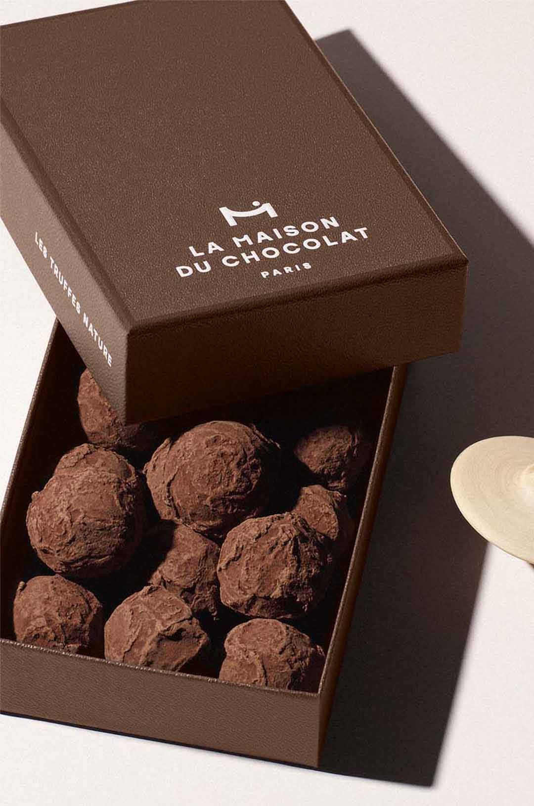 トリュフカテゴリーを紹介するチョコレートボックス