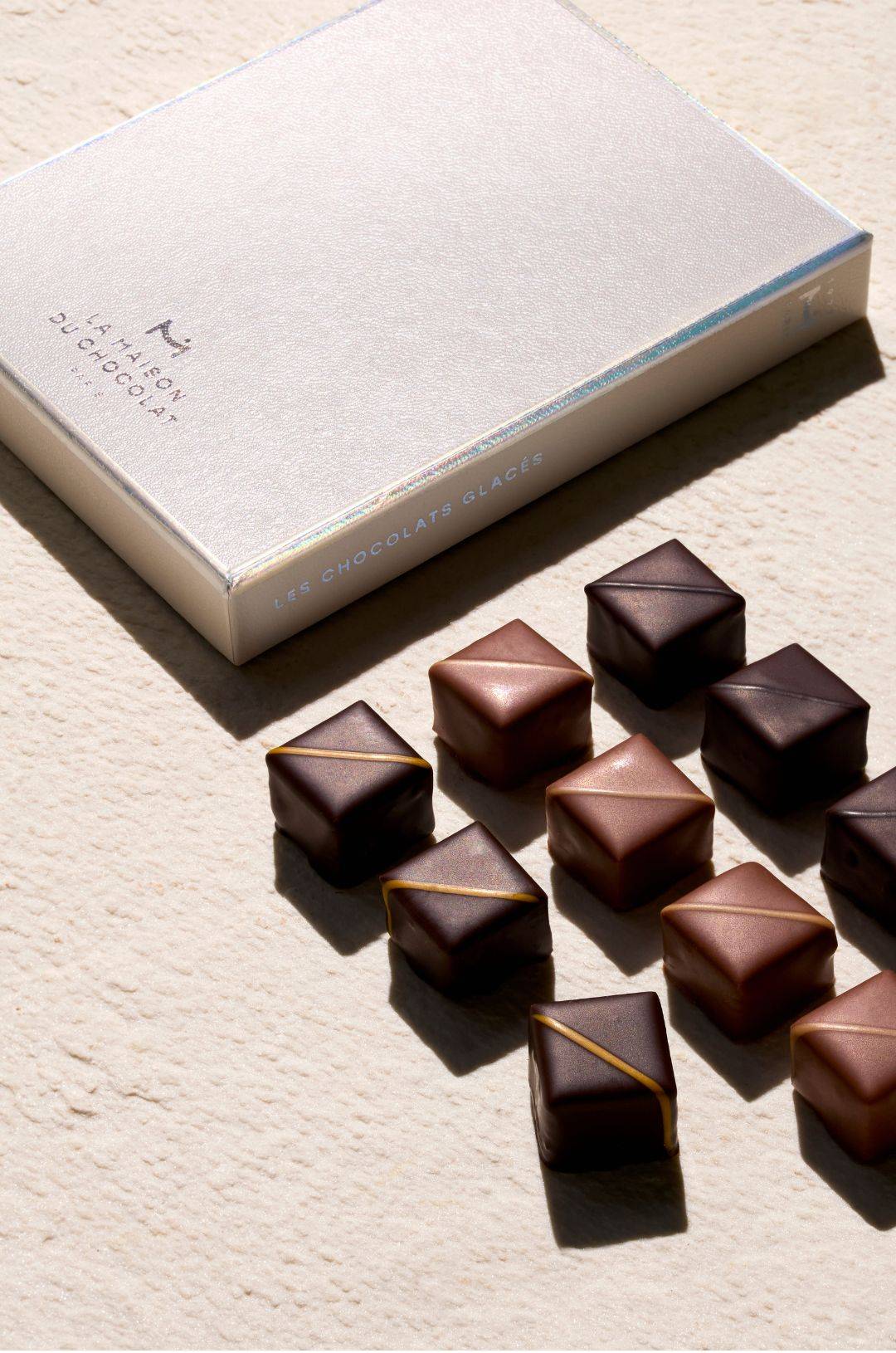 新品☆フランス La Maison du chocolat フェーブ フェーヴ フェーブ】チョコレート2個 LA MAISON DU CHOCOLAT - 2021年 (M)(S